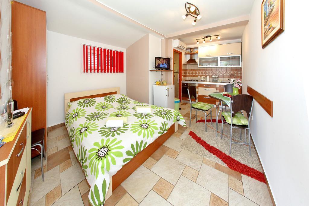 Apartments Melita Bibinje Bagian luar foto